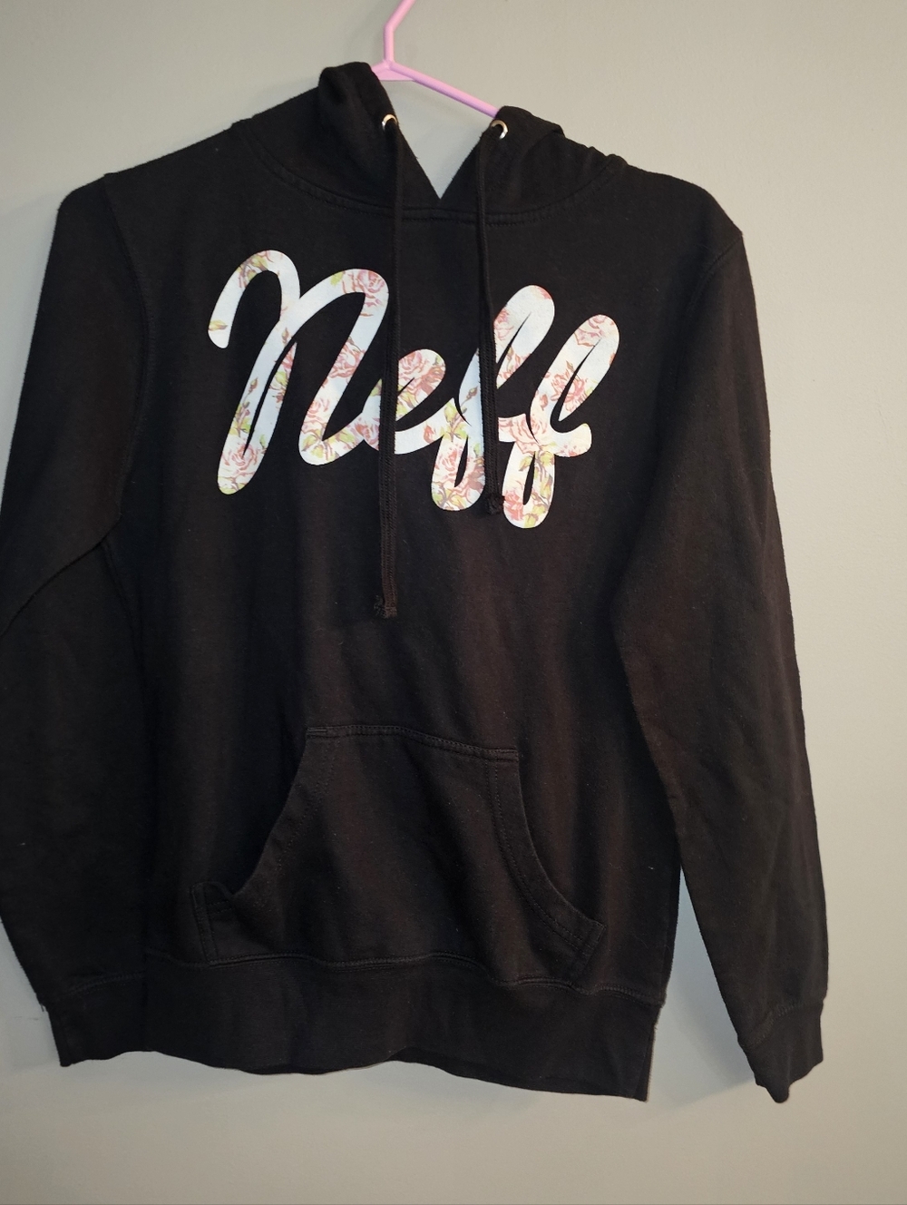 3/30.00.Neff Hoodie